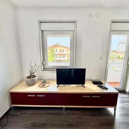 Apartment Zora Premantura