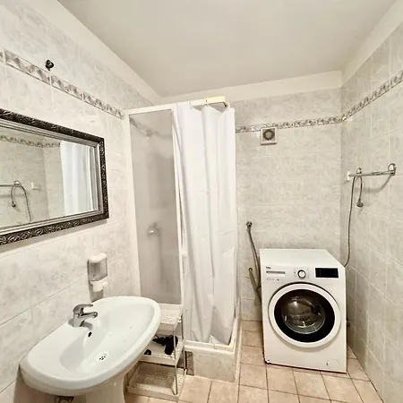 Zora Apartment Premantura