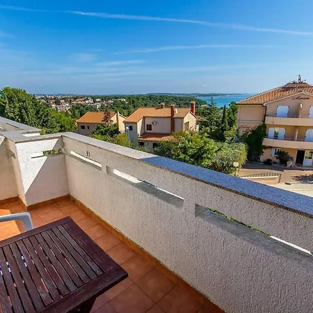 Apartment Lenka Premantura